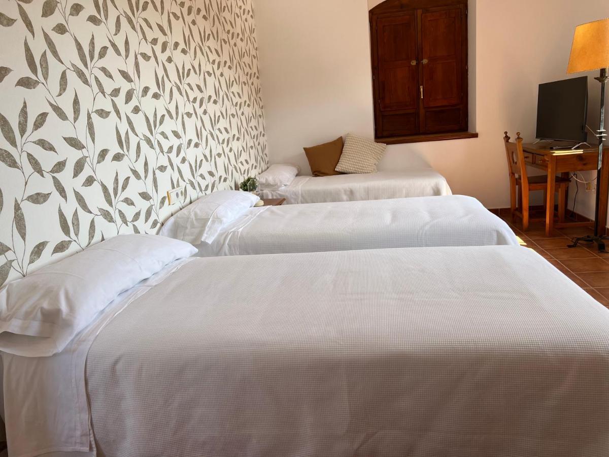 Hostal Villa El Colmenar Mombeltrán Exterior foto