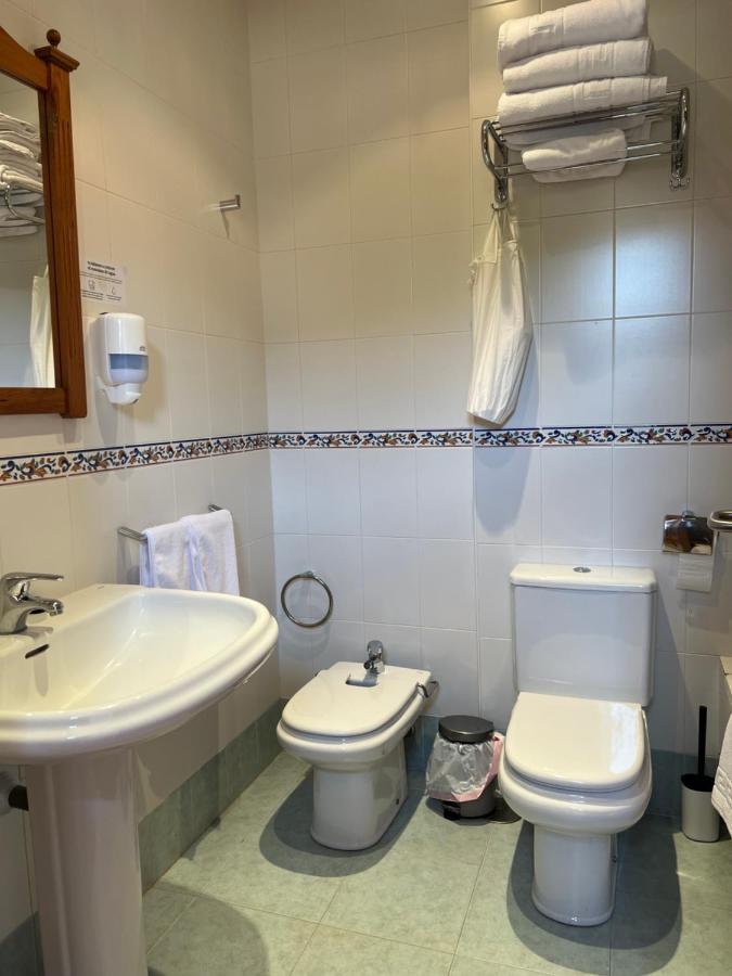 Hostal Villa El Colmenar Mombeltrán Exterior foto